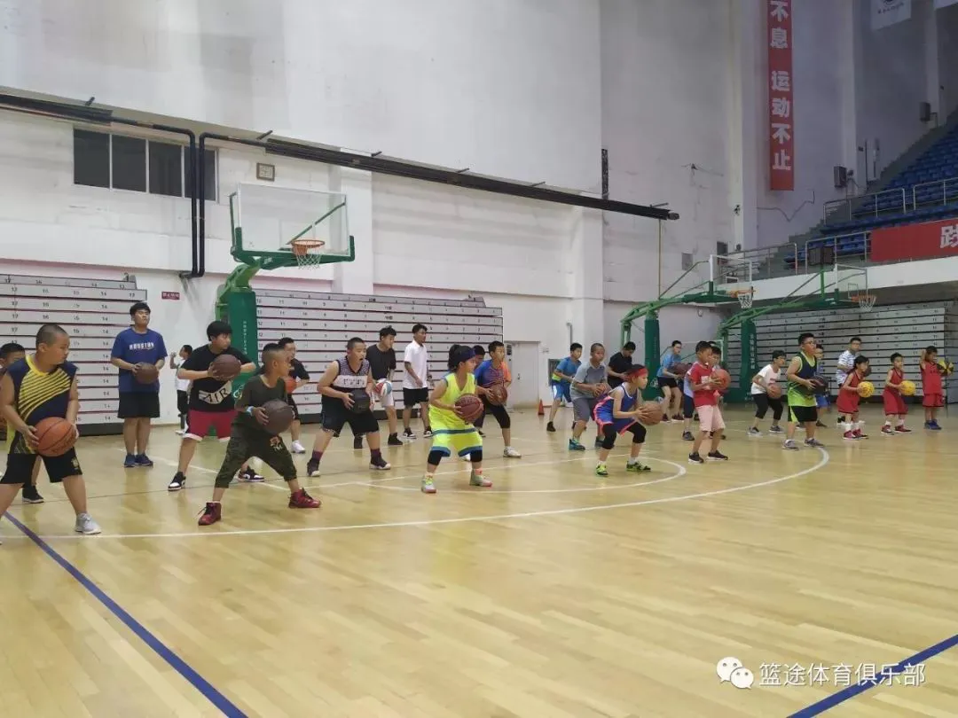 如何在比赛中发现和发展球员潜力_0